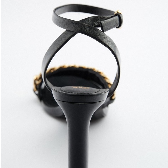 HEELED LEATHER SANDALS WITH CHAIN DETAIL - Picture 6 of 12